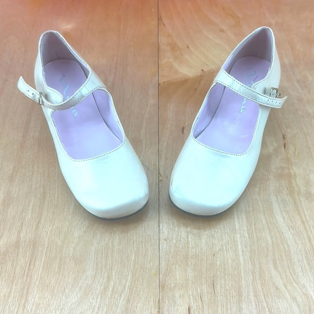 Girls preloved Nina Pageant shoes off‎ white shimmer tint size 13.5